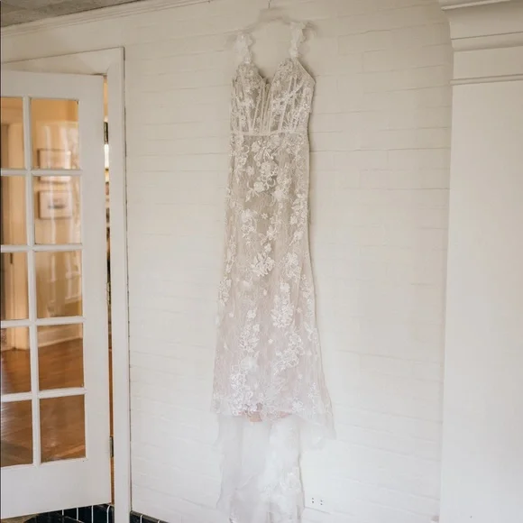 Galina Signature Sheath wedding dress🤍 - Picture 4 of 7